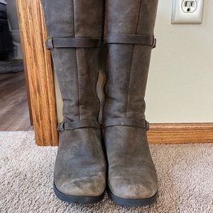 Women’s Teva brown soft leather boots